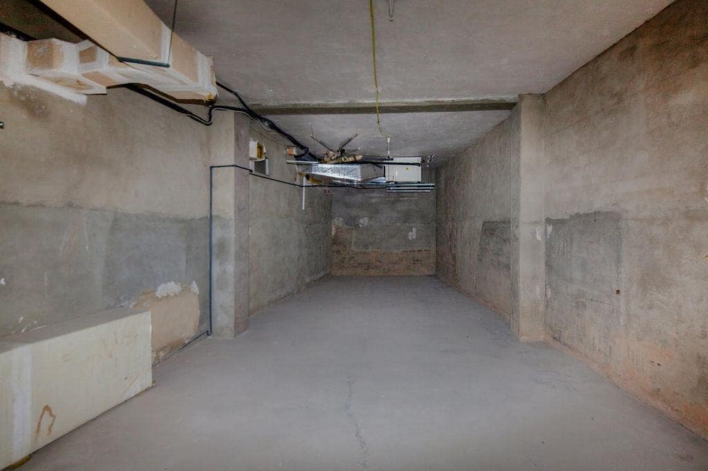 4 bedroom Business for sale in Carcaixent - € 205,000 (Ref: 9427658)