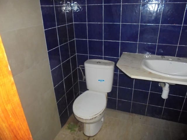 2 slaapkamer Bedrijf te koop in Aldaia - € 83.000 (Ref: 9427660)