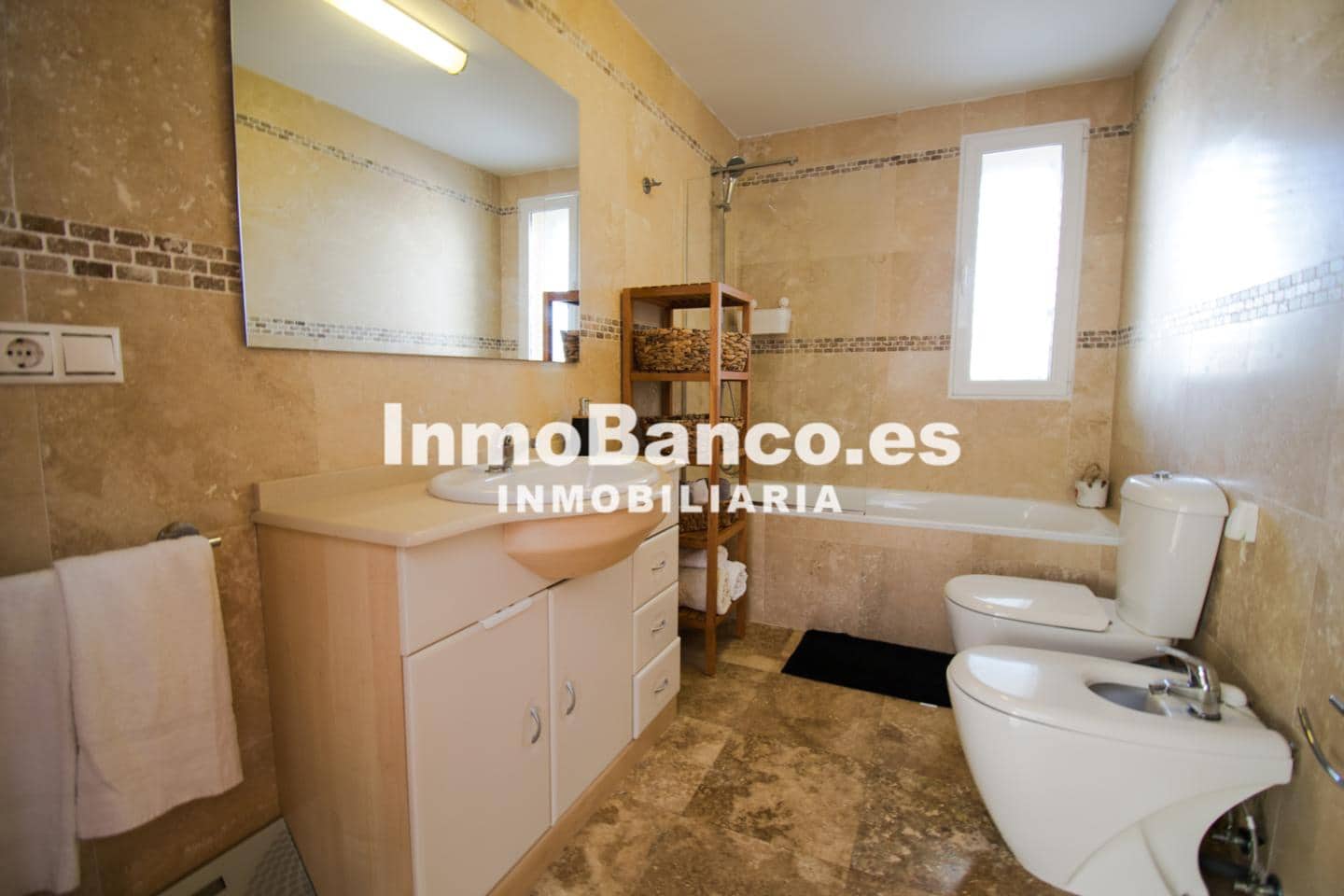 Chalet de 3 habitaciones en Torrent en venta con piscina garaje - 340.000 € (Ref: 9427665)