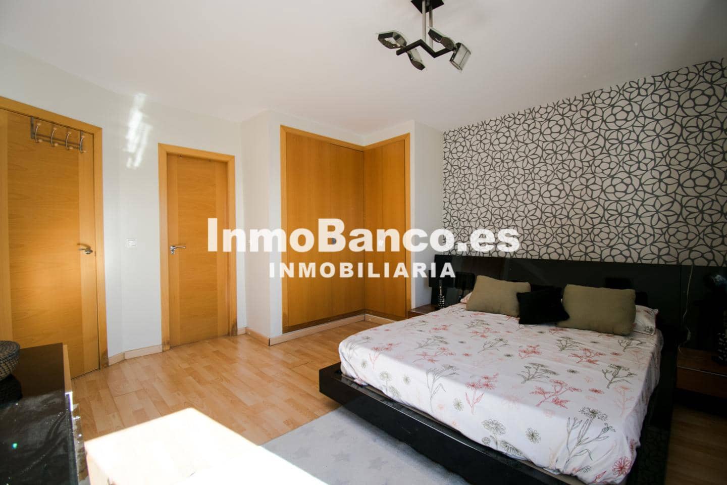 Chalet de 3 habitaciones en Torrent en venta con piscina garaje - 340.000 € (Ref: 9427665)