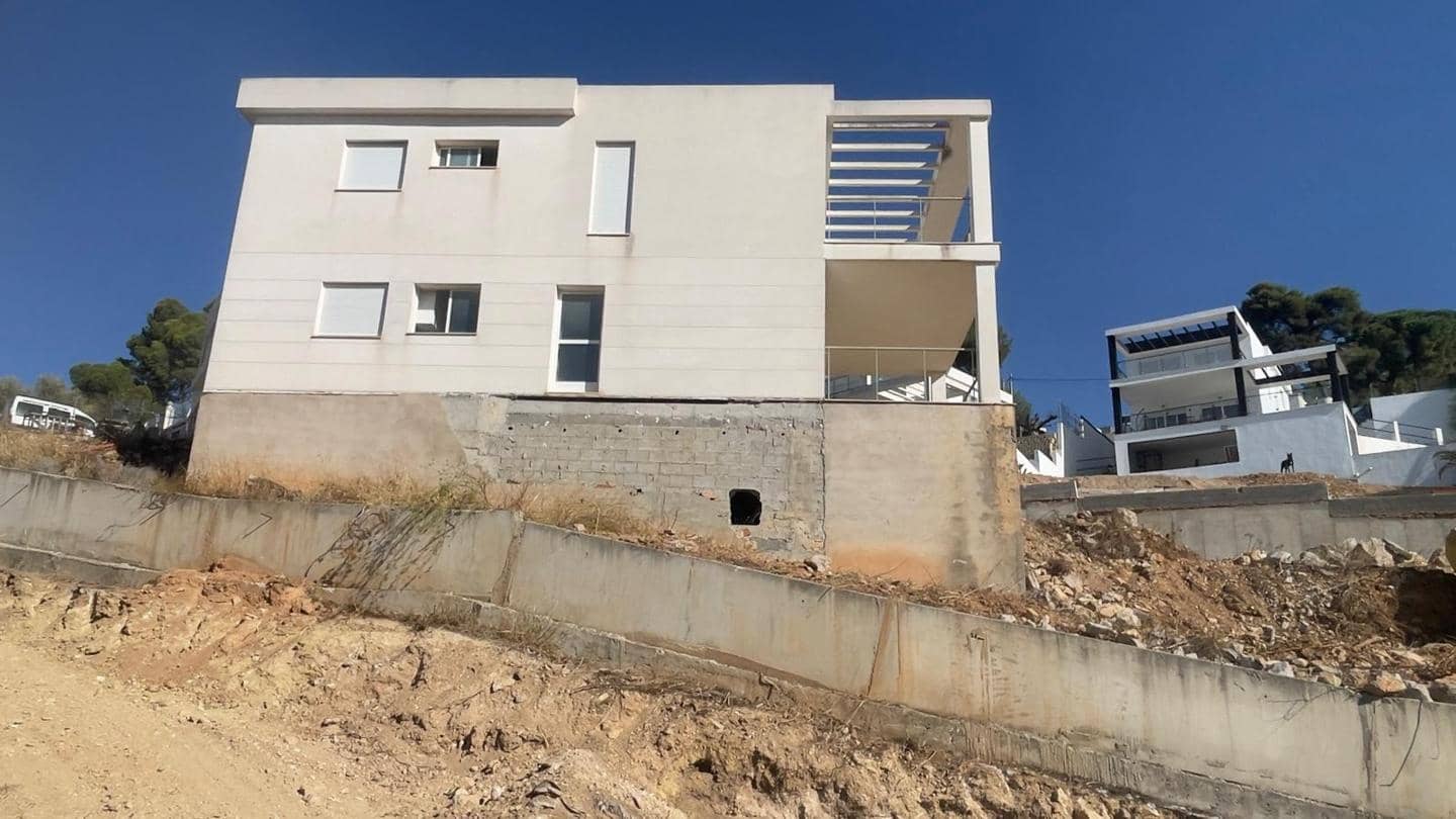 4 sovrum Villa till salu i Chiva med pool - 350 000 € (Ref: 9427666)