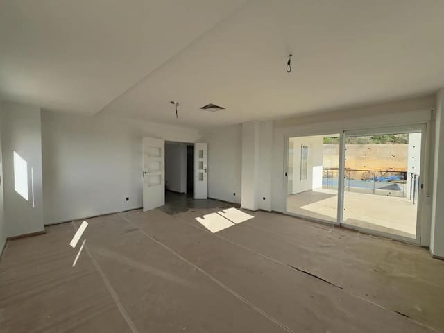 4 slaapkamer Villa te koop in Chiva met zwembad - € 350.000 (Ref: 9427666)