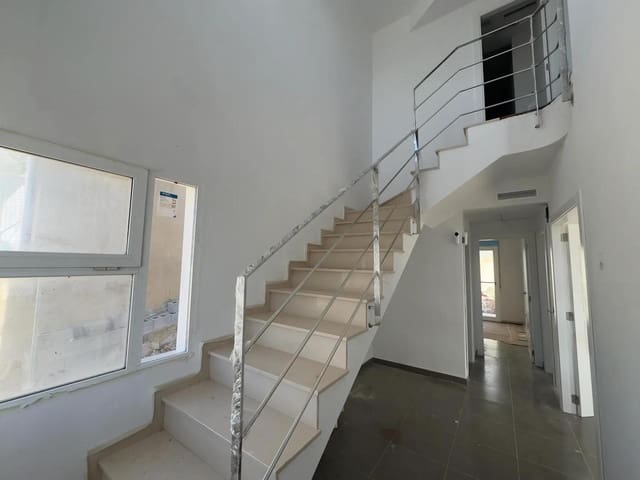 4 slaapkamer Villa te koop in Chiva met zwembad - € 350.000 (Ref: 9427666)