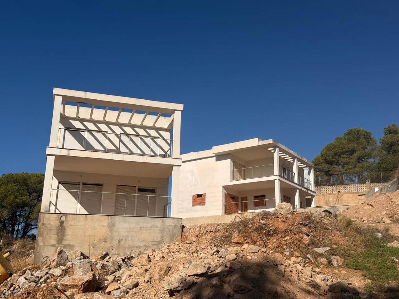 4 bedroom Villa for sale in Torrent with pool - € 350,000 (Ref: 9427667)