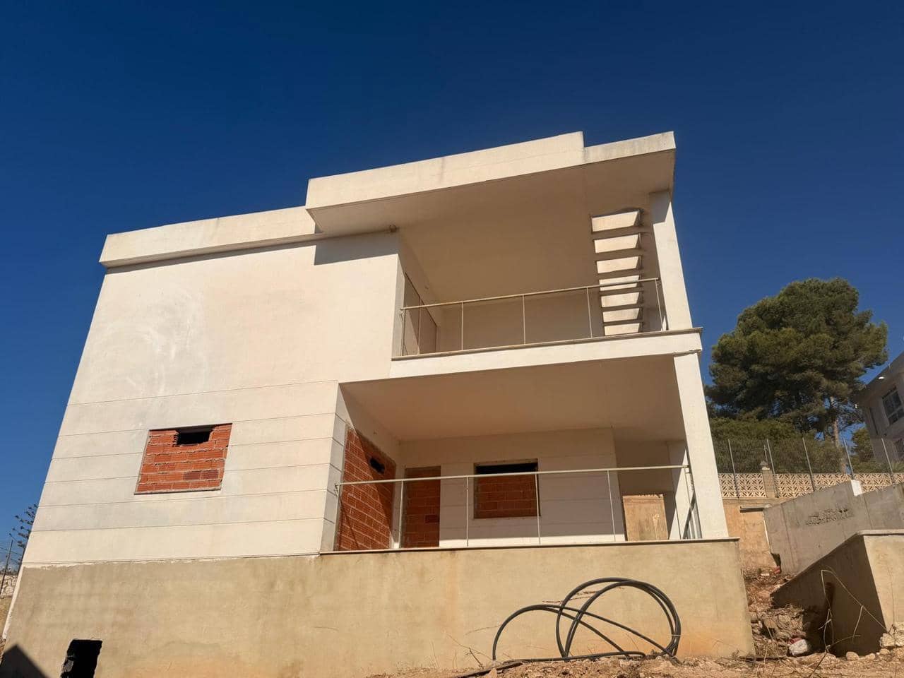 4 bedroom Villa for sale in Torrent with pool - € 350,000 (Ref: 9427667)