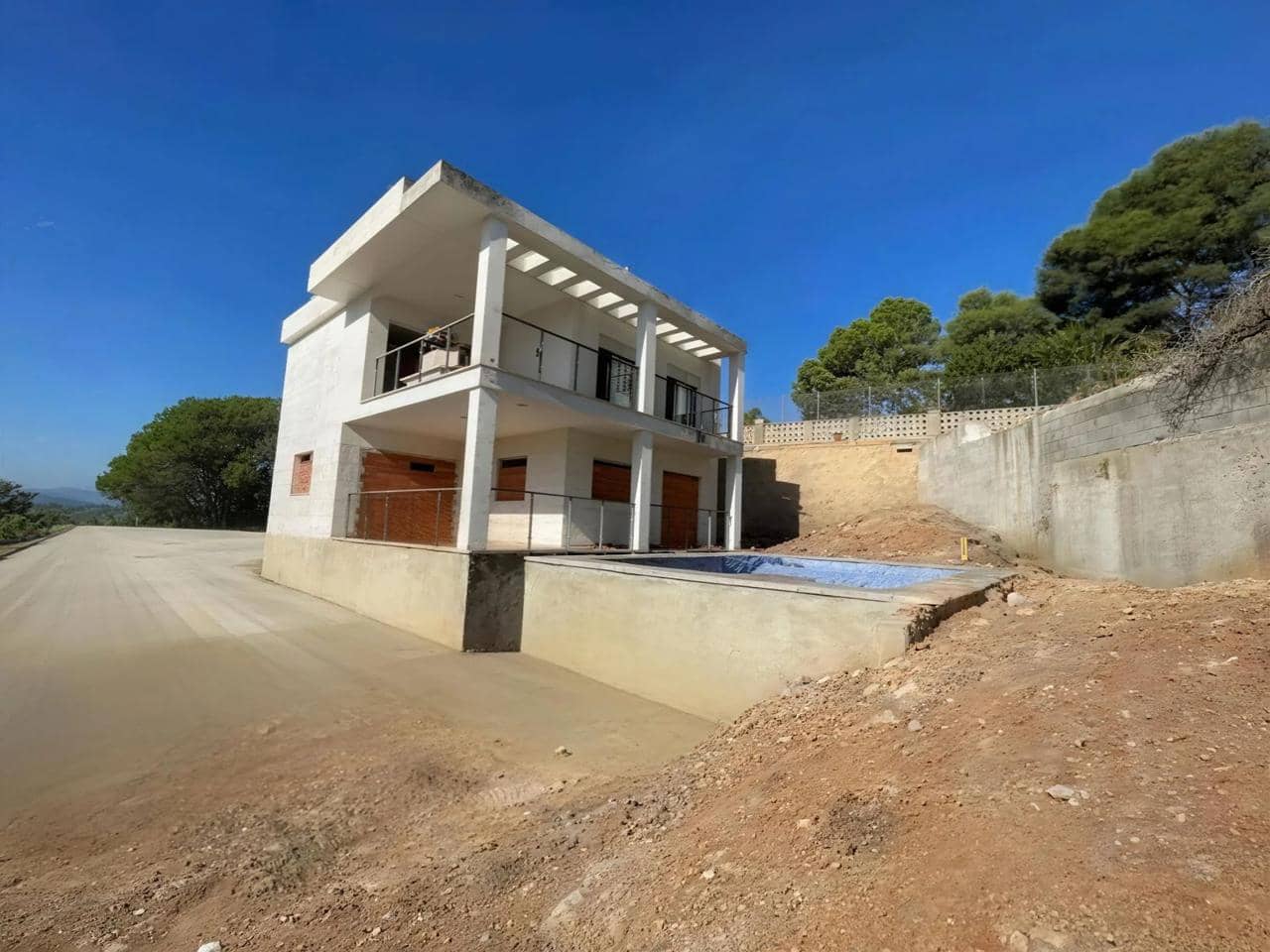 4 bedroom Villa for sale in Torrent with pool - € 350,000 (Ref: 9427667)