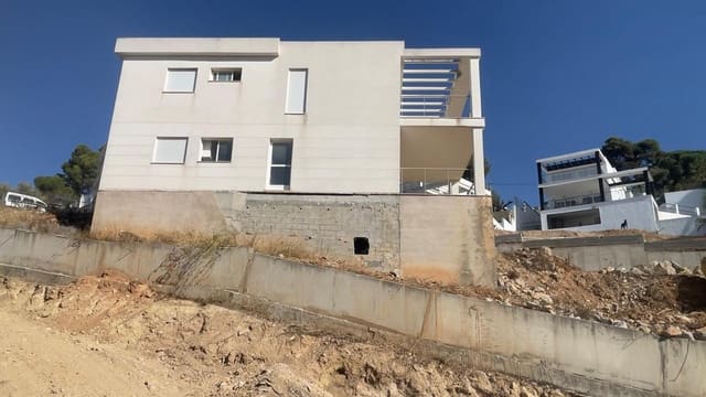 Chalet de 4 habitaciones en Torrent en venta con piscina - 350.000 € (Ref: 9427667)