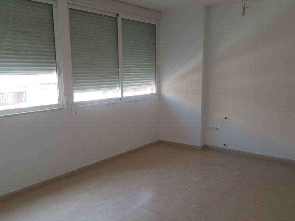 3 bedroom Flat for sale in Carlet - € 89,000 (Ref: 9427679)