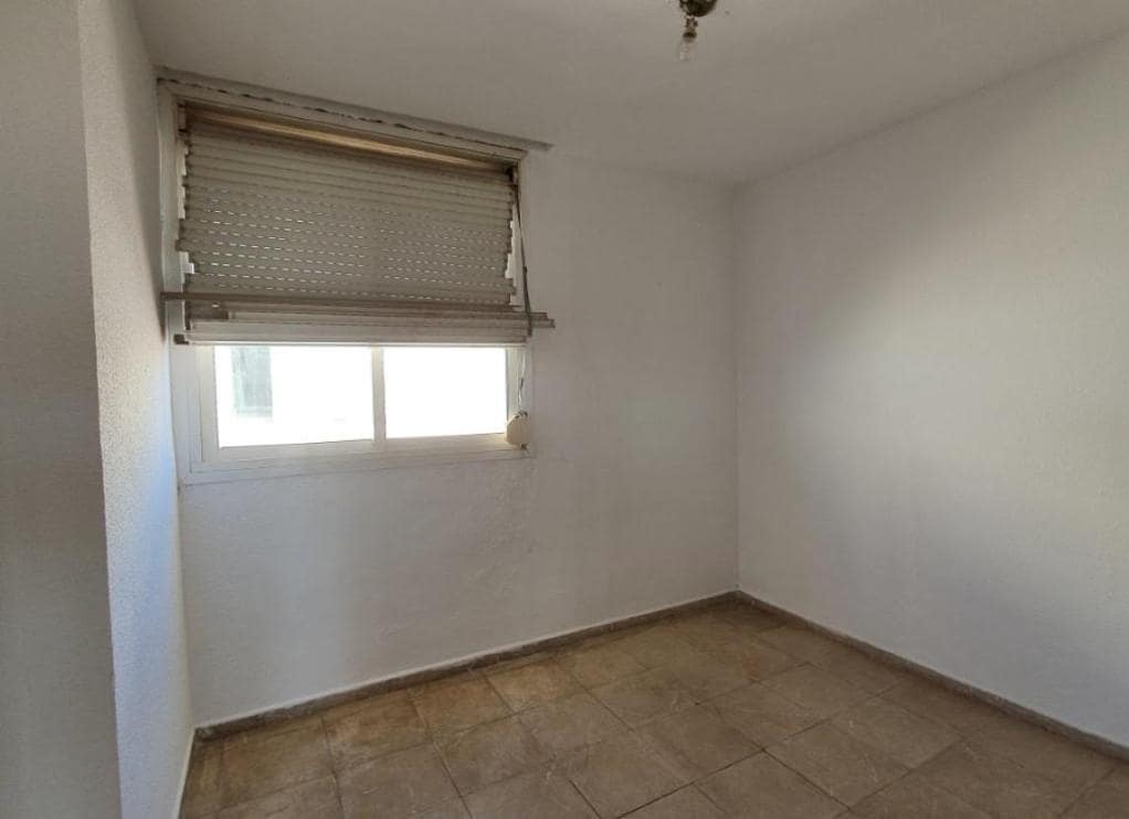 3 quarto Apartamento para venda em L'Alcudia de Crespins - 43 000 € (Ref: 9427687)