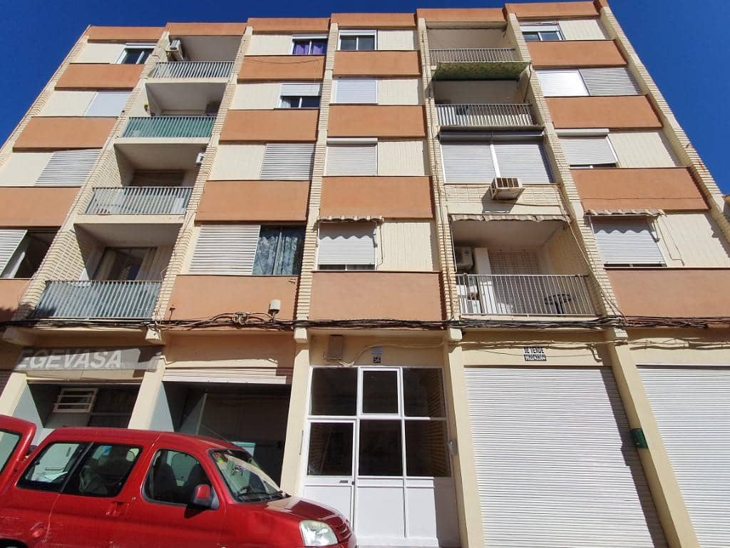 3 quarto Apartamento para venda em L'Alcudia de Crespins - 43 000 € (Ref: 9427687)