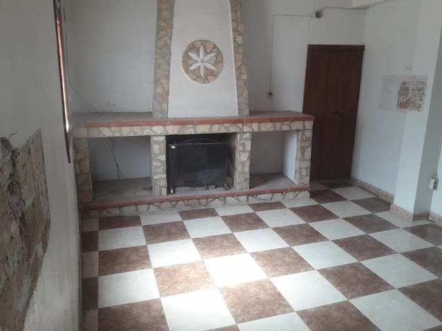 4 slaapkamer Villa te koop in Ayora - € 56.000 (Ref: 9427688)