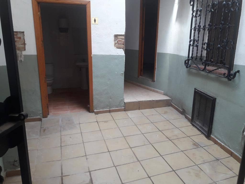 4 slaapkamer Villa te koop in Ayora - € 56.000 (Ref: 9427688)