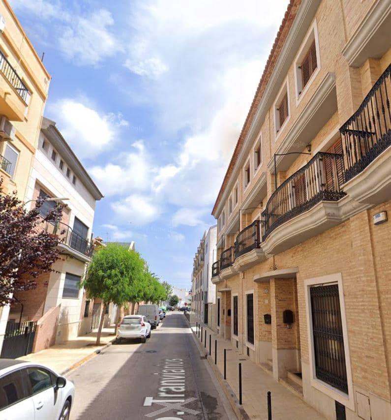 Chalet de 4 habitaciones en Catarroja en venta con garaje - 262.500 € (Ref: 9427700)