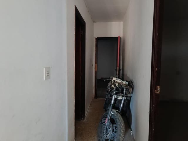 Comercial para venda em Oliva Pueblo, Oliva - 690 000 € (Ref: 9427709)