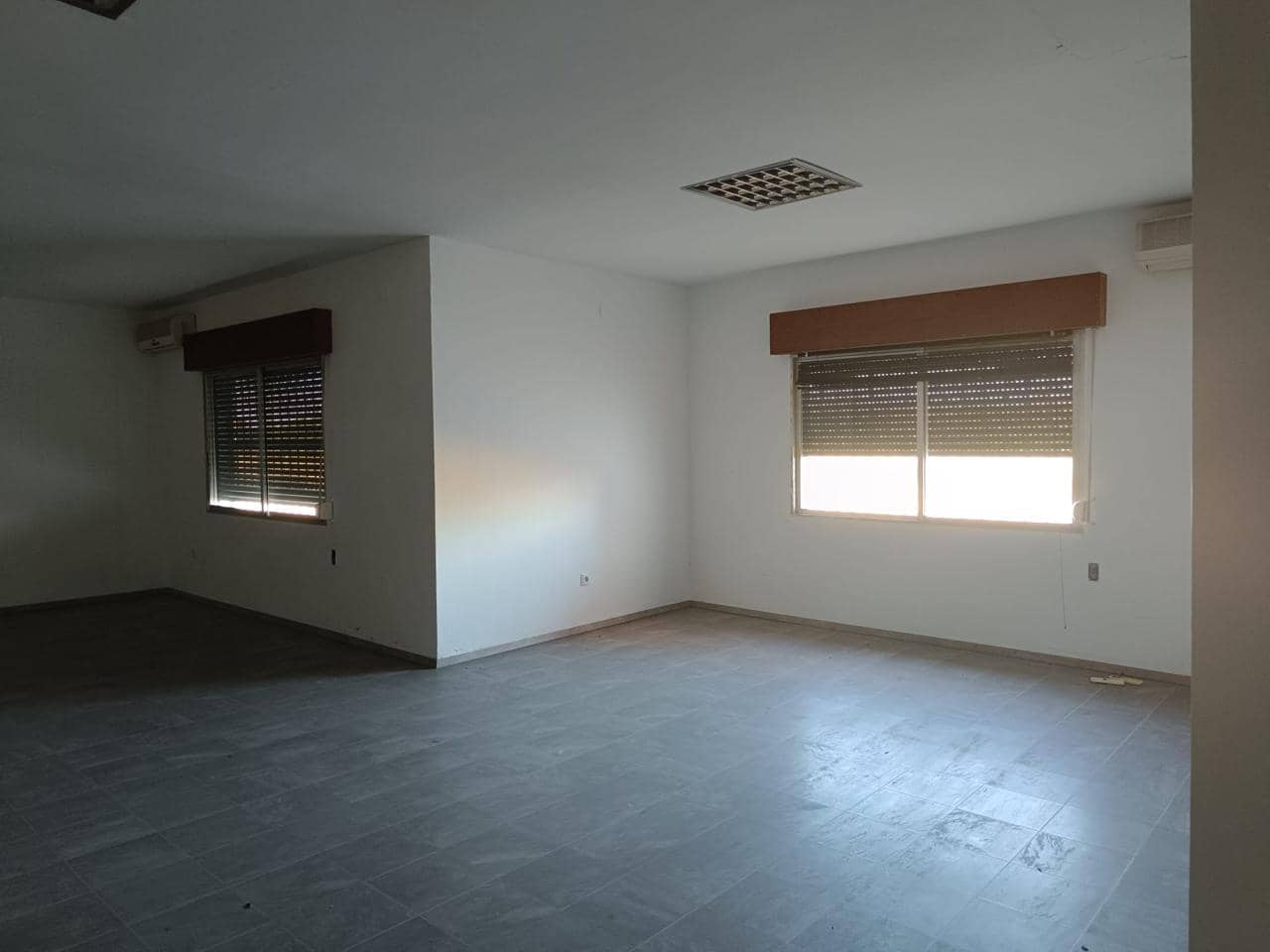 Comercial para venda em Oliva - 690 000 € (Ref: 9427709)