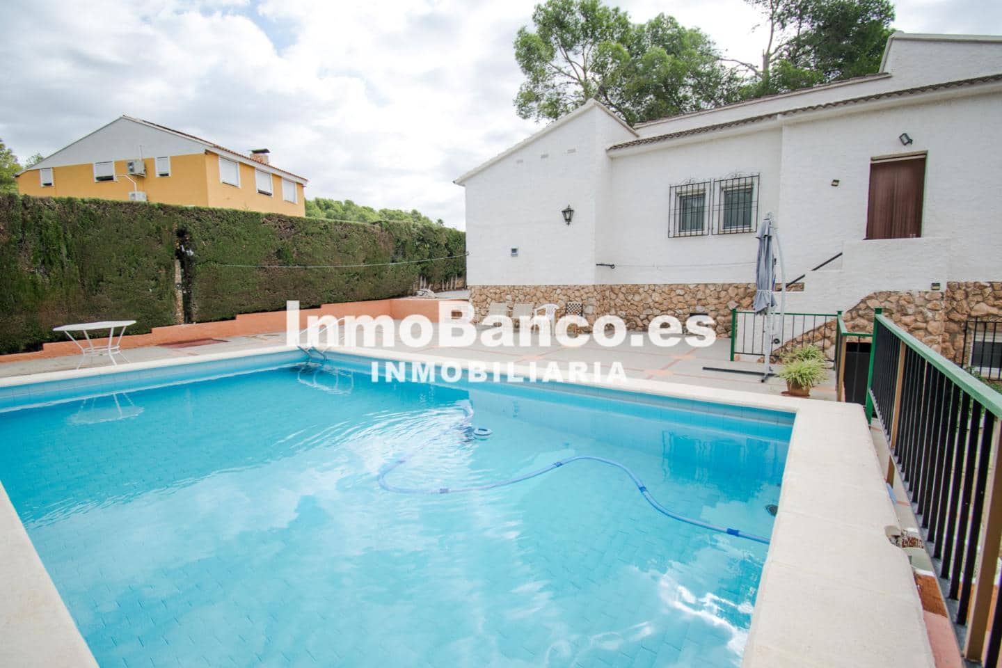 Chalet de 4 habitaciones en Torrent en venta con piscina garaje - 325.000 € (Ref: 9427712)