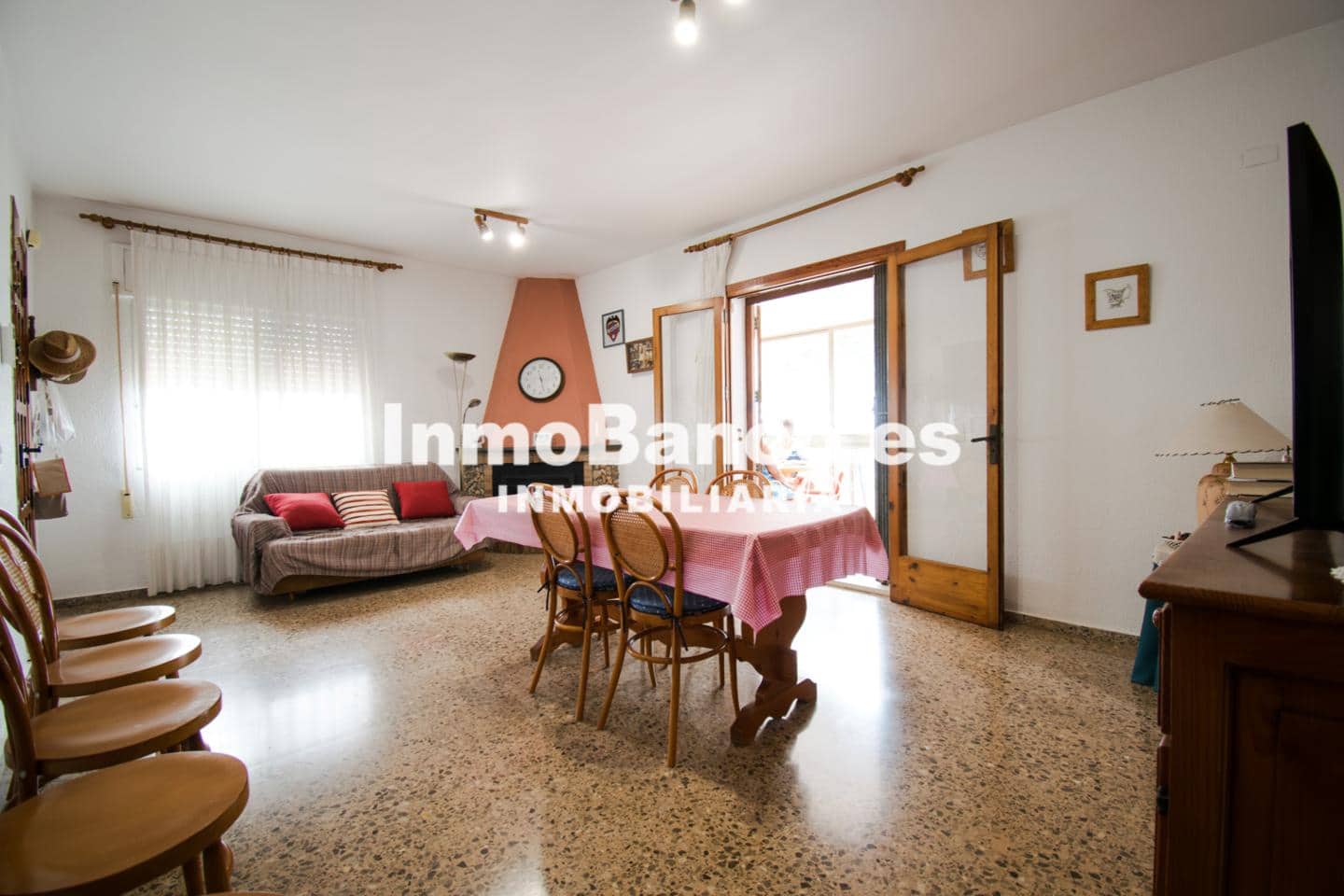 Chalet de 4 habitaciones en Torrent en venta con piscina garaje - 325.000 € (Ref: 9427712)