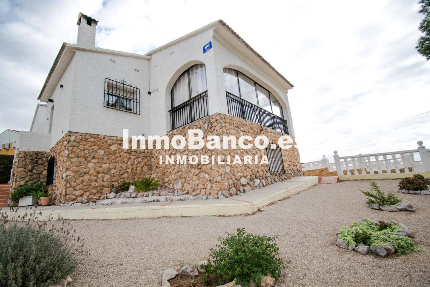 Chalet de 4 habitaciones en Torrent en venta con piscina garaje - 325.000 € (Ref: 9427712)