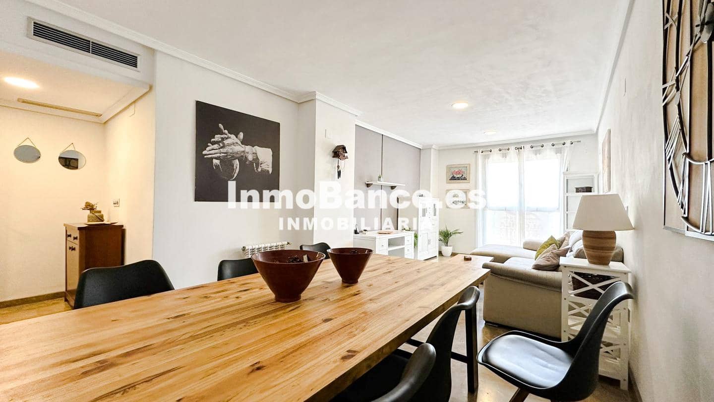 Piso de 3 habitaciones en València ciudad en alquiler con garaje - 2.200 € (Ref: 9427716)