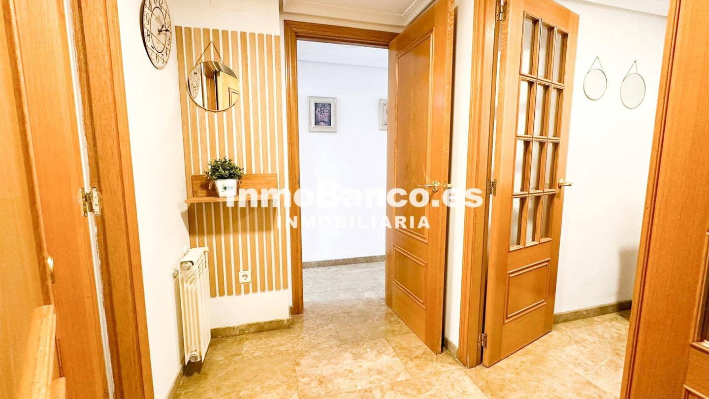 Piso de 3 habitaciones en València ciudad en alquiler con garaje - 2.200 € (Ref: 9427716)