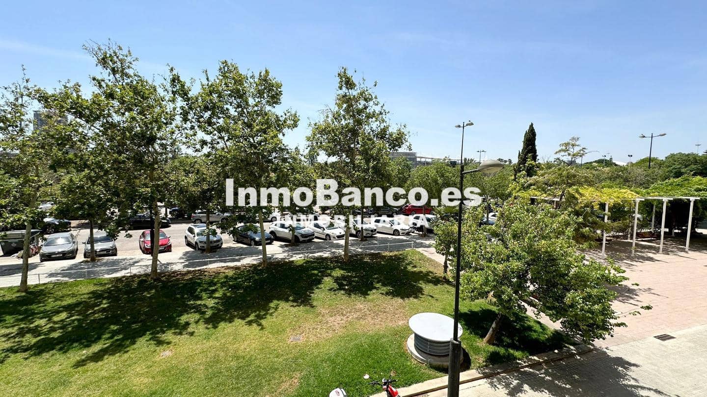 Piso de 3 habitaciones en València ciudad en alquiler con garaje - 2.200 € (Ref: 9427716)