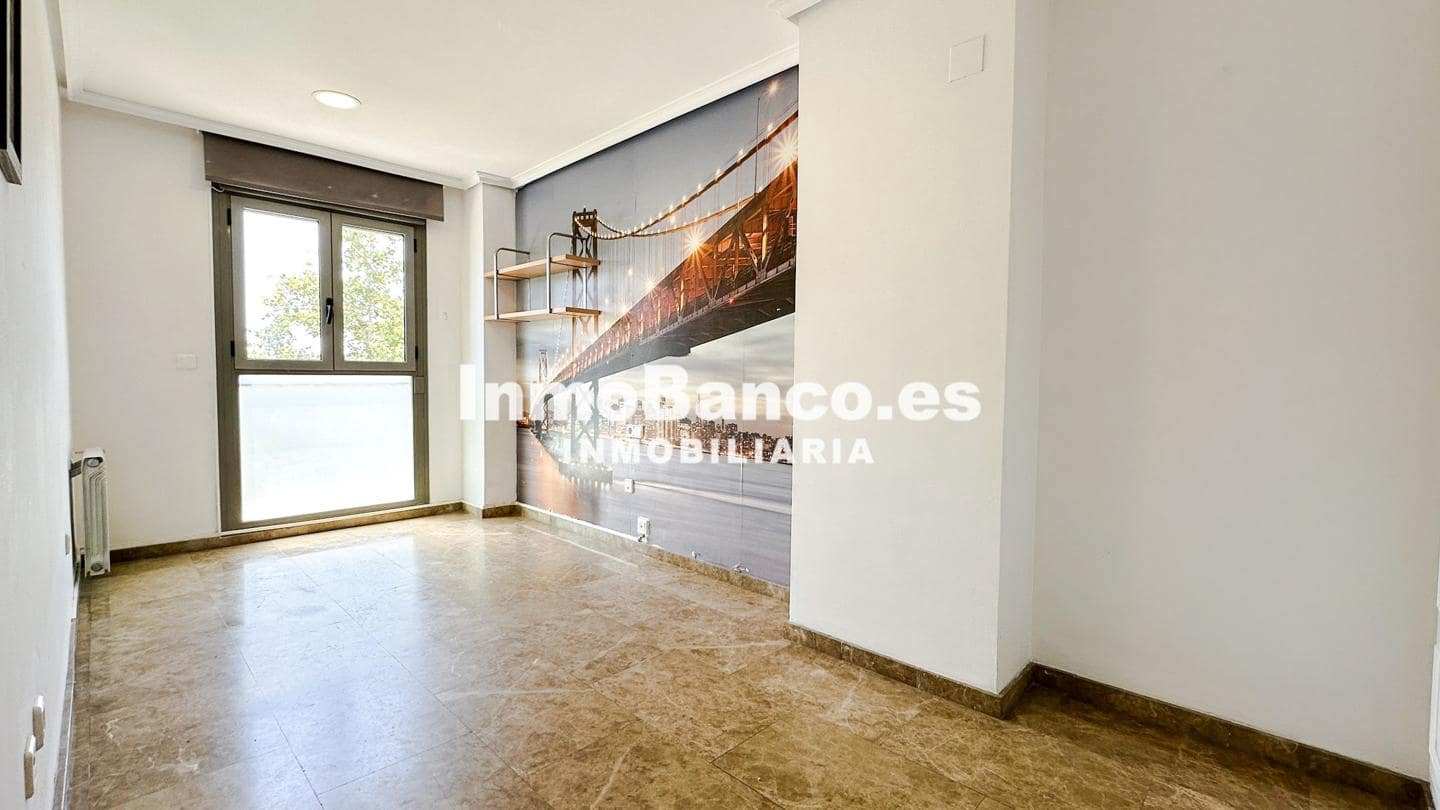 Piso de 3 habitaciones en València ciudad en alquiler con garaje - 2.200 € (Ref: 9427716)
