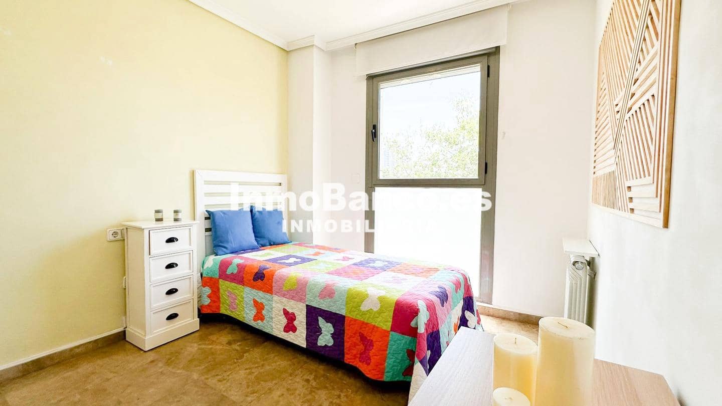 Piso de 3 habitaciones en València ciudad en alquiler con garaje - 2.200 € (Ref: 9427716)