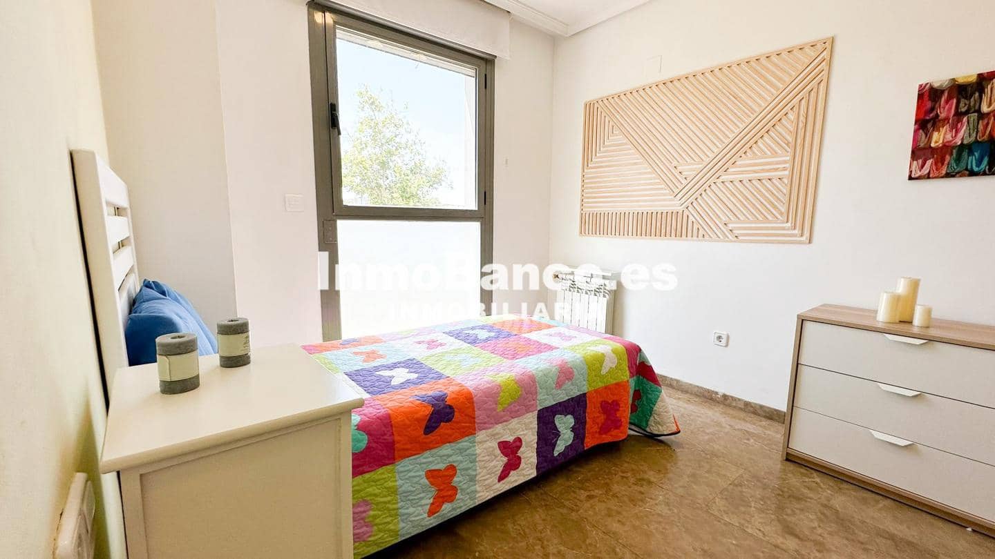 Piso de 3 habitaciones en València ciudad en alquiler con garaje - 2.200 € (Ref: 9427716)