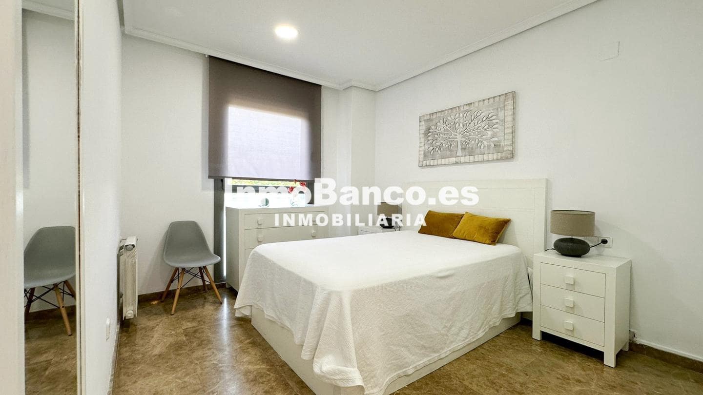 Piso de 3 habitaciones en València ciudad en alquiler con garaje - 2.200 € (Ref: 9427716)