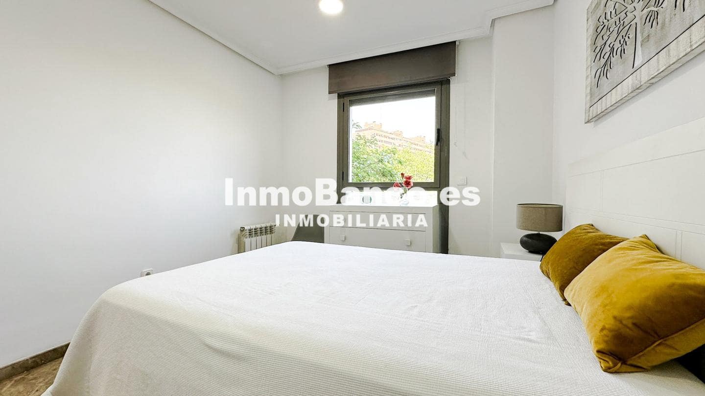 Piso de 3 habitaciones en València ciudad en alquiler con garaje - 2.200 € (Ref: 9427716)