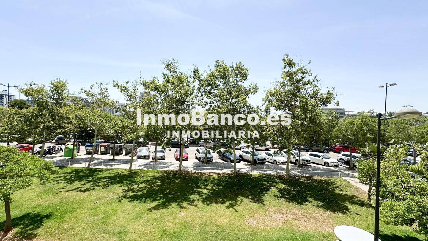 Piso de 3 habitaciones en València ciudad en alquiler con garaje - 2.200 € (Ref: 9427716)