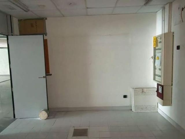 2 makuuhuone Yritys myytävänä paikassa Carlet - 80 285 € (Ref: 9427739)