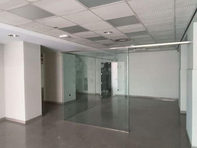 2 makuuhuone Yritys myytävänä paikassa Carlet - 80 285 € (Ref: 9427739)