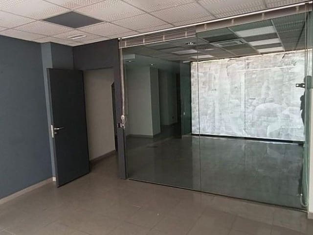 2 makuuhuone Yritys myytävänä paikassa Carlet - 80 285 € (Ref: 9427739)