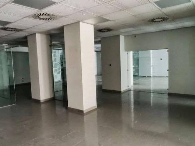 2 makuuhuone Yritys myytävänä paikassa Carlet - 80 285 € (Ref: 9427739)