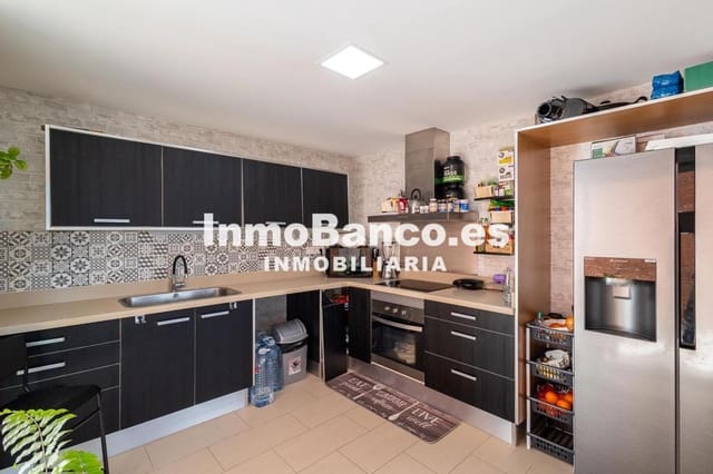 3 chambre Villa/Maison à vendre à Chiva avec garage - 360 000 € (Ref: 9427753)