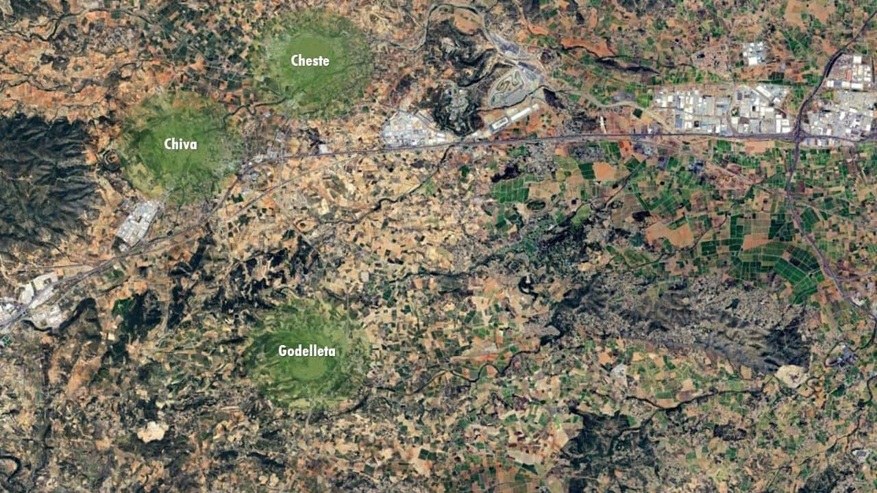 Mark till salu i Chiva - 58 700 € (Ref: 9427761)