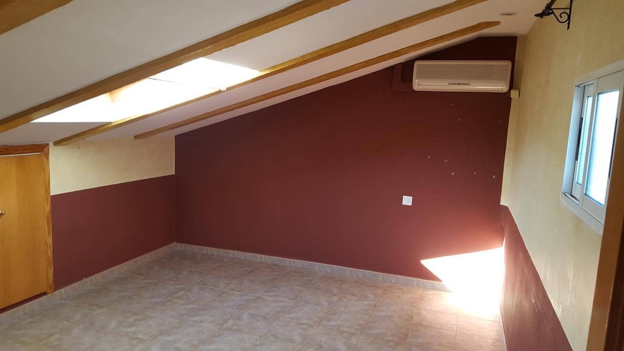 4 bedroom Villa for sale in Montroy with pool - € 113,000 (Ref: 9427764)