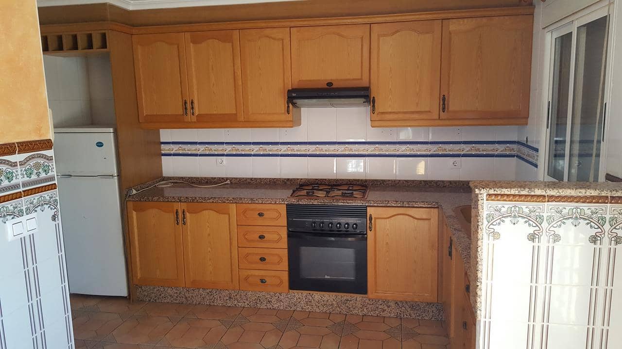 4 bedroom Villa for sale in Montroy with pool - € 113,000 (Ref: 9427764)