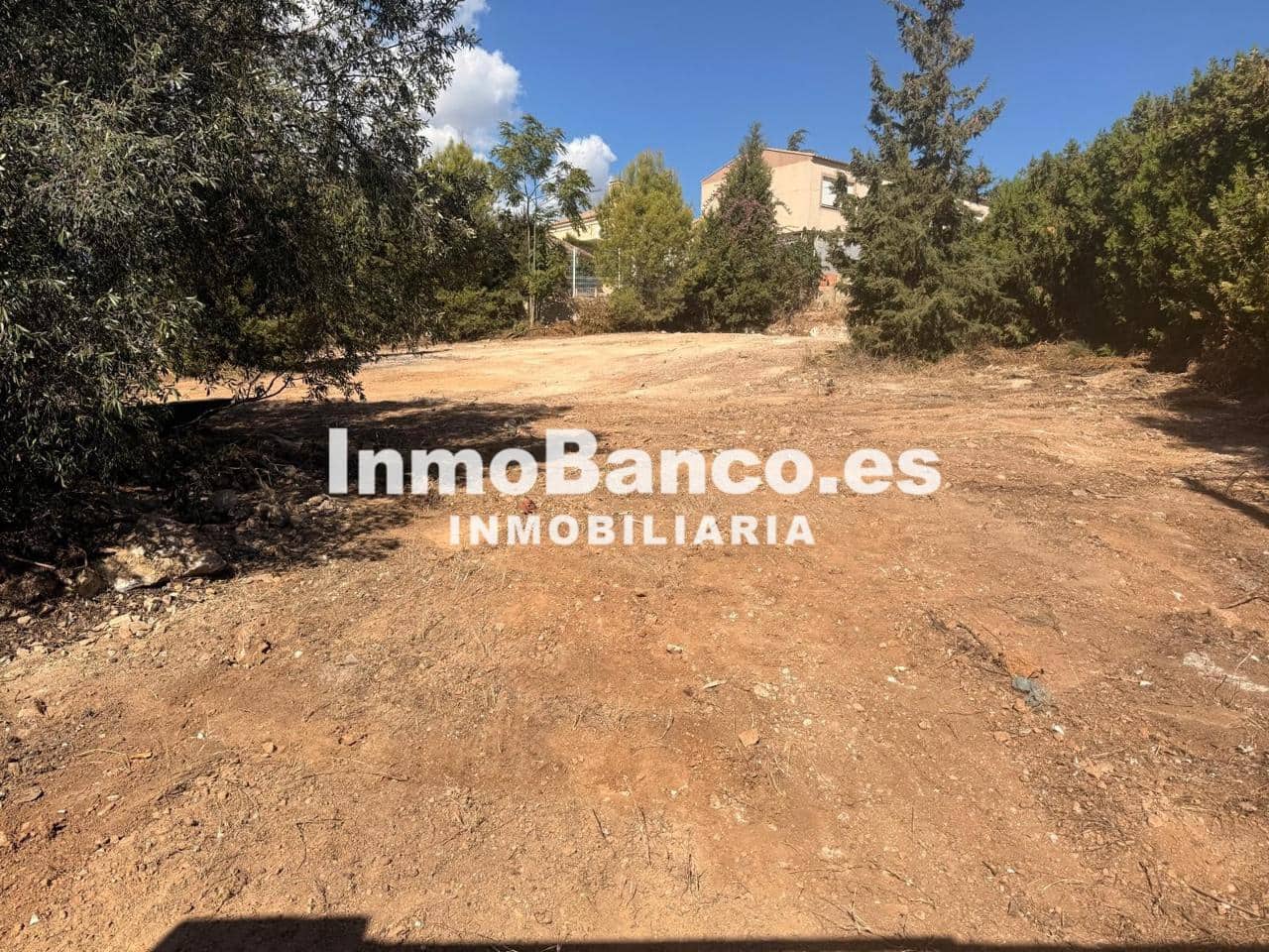 Mark till salu i Chiva - 275 000 € (Ref: 9427784)