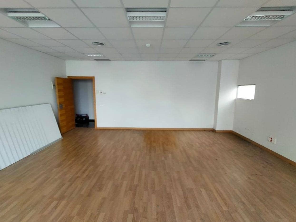 Office for sale in Paterna - € 117,000 (Ref: 9427790)