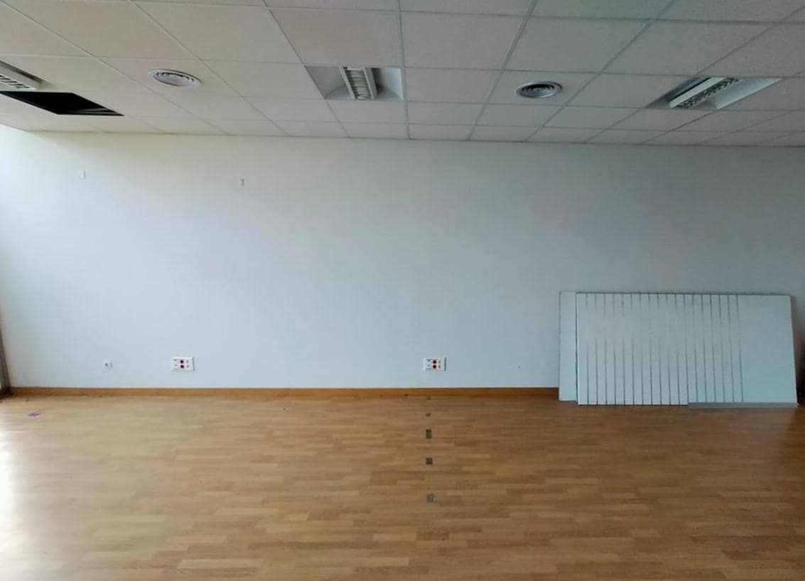 Office for sale in Paterna - € 117,000 (Ref: 9427790)