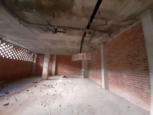 1 makuuhuone Yritys myytävänä paikassa Llíria - 99 800 € (Ref: 9427796)