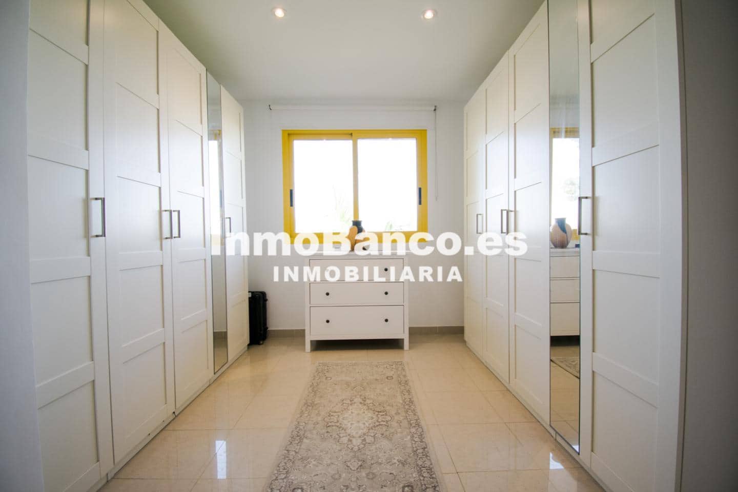 Chalet de 4 habitaciones en Torrent en venta con piscina garaje - 629.000 € (Ref: 9427802)