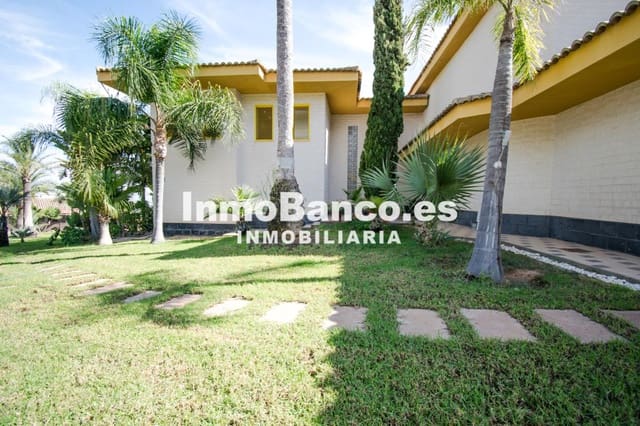 Chalet de 4 habitaciones en Torrent en venta con piscina garaje - 629.000 € (Ref: 9427802)