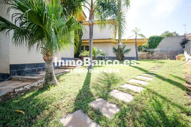 Chalet de 4 habitaciones en Torrent en venta con piscina garaje - 629.000 € (Ref: 9427802)