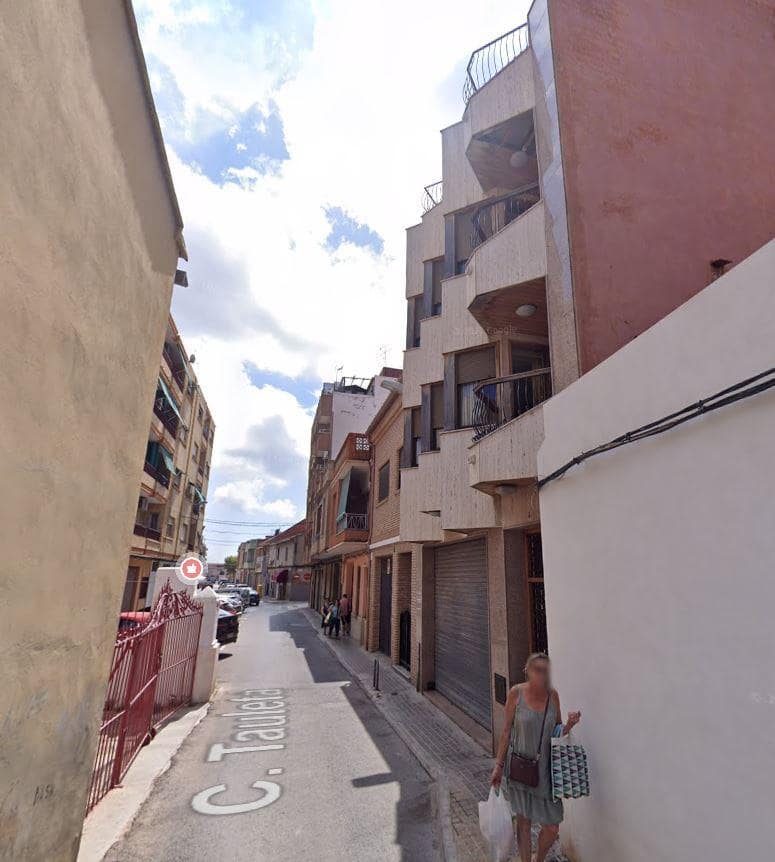 Chalet de 3 habitaciones en Alfafar en venta con garaje - 280.000 € (Ref: 9427805)