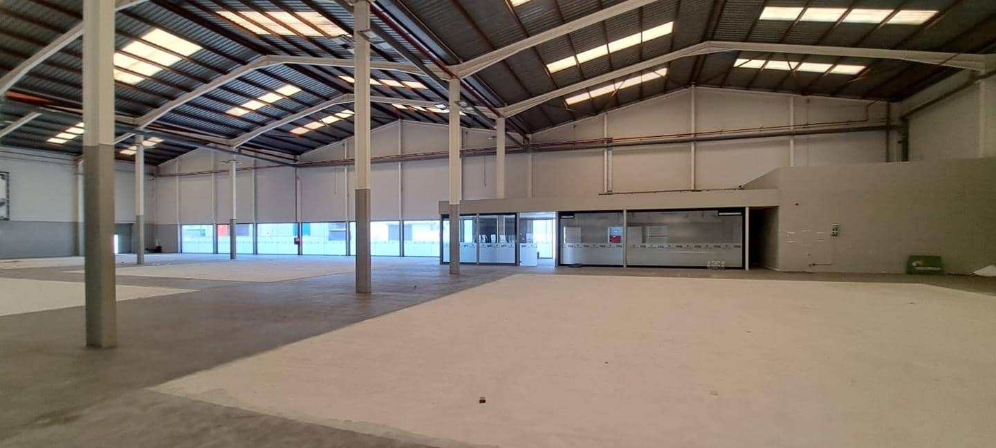 Commercial for sale in Alfafar - € 6,500,000 (Ref: 9427810)