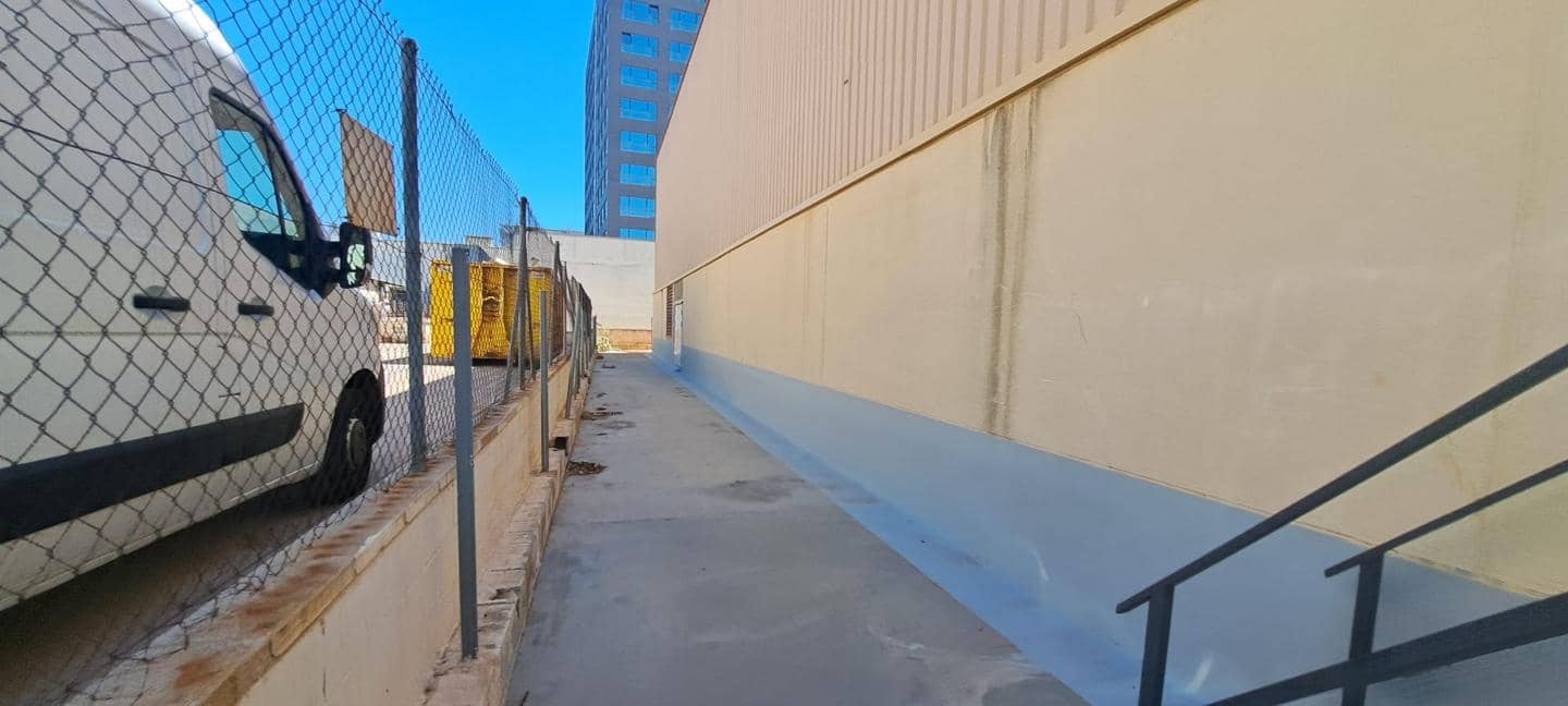 Commercial for sale in Alfafar - € 6,500,000 (Ref: 9427810)