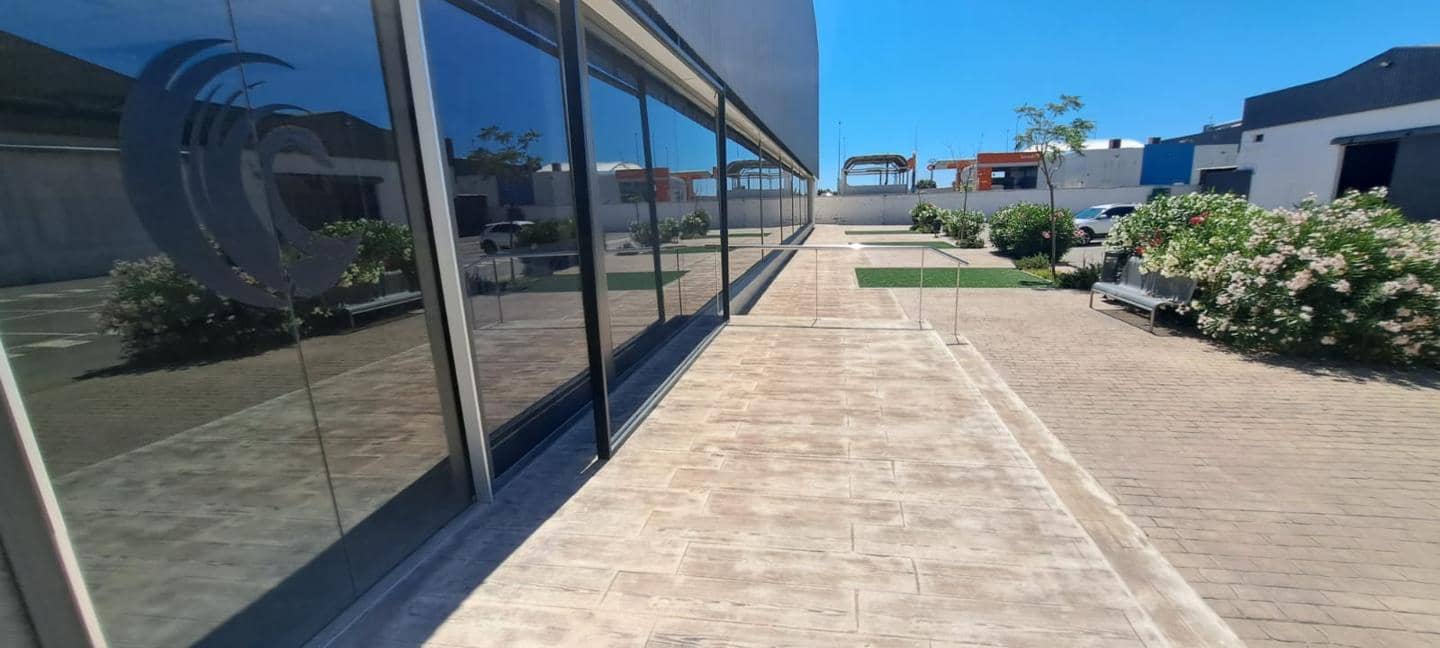 Commercial for sale in Alfafar - € 6,500,000 (Ref: 9427810)